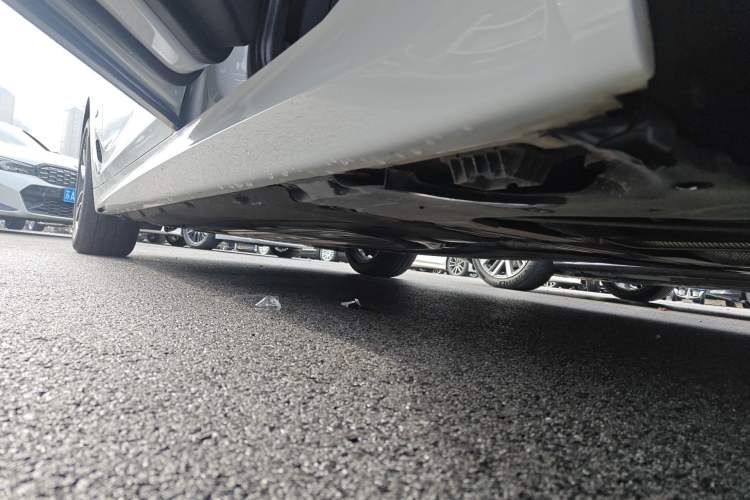 Used BMW 5 Series 2022 Restyled 525Li M Sport Package Left Side Sill