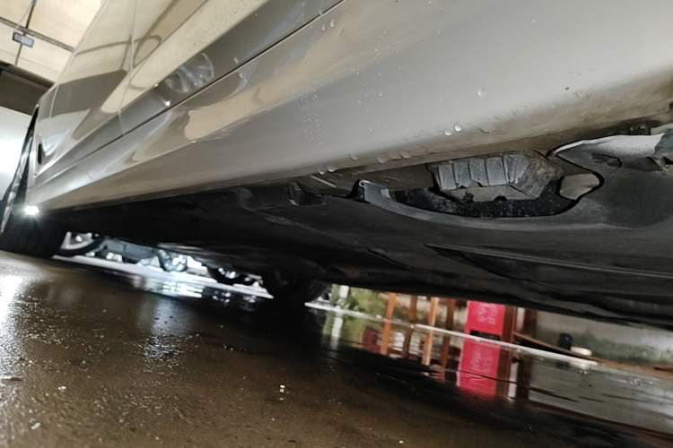 Used BMW 5 Series 2022 Restyled 525Li Luxury Package Left Side Sill