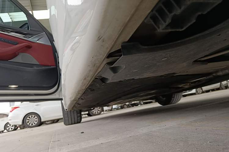 Used BMW 5 Series 2022 Restyled 525Li M Sport Package Left Side Sill