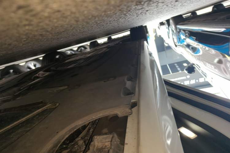 Used BMW 5 Series 2022 Restyled 530Li Leading Edition M Sport Package Left Side Sill