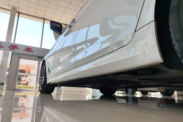 Used BMW 5 Series 2022 Second Facelift 525Li M Sport Package Left Side Sill