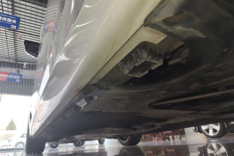 Used BMW 5 Series 2022 Restyled 530Li Leading Edition M Sport Package Left Side Sill