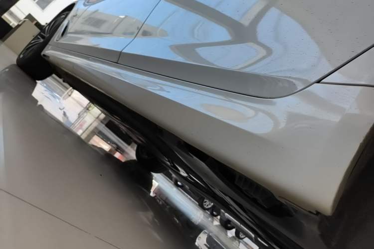 Used BMW 5 Series 2022 Restyled 530Li Leading Edition M Sport Package Left Side Sill