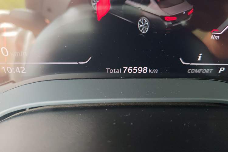 Used BMW 5 Series 2022 Second Facelift 525Li M Sport Package Odometer Close Up