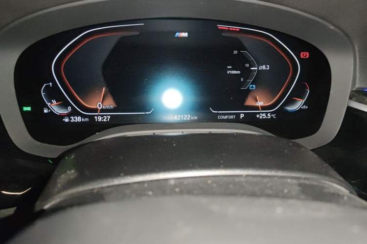 Used BMW 5 Series 2022 525Li M Sport Package Odometer Close Up