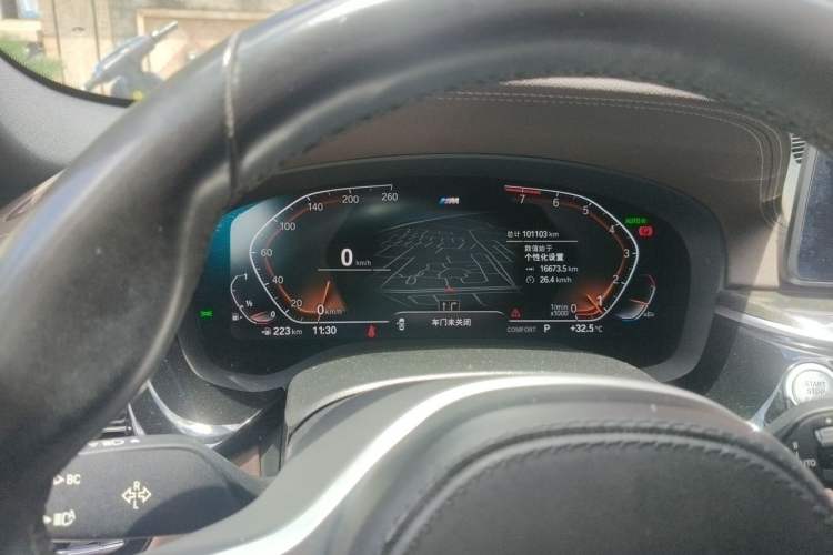 Used BMW 5 Series 2022 525Li M Sport Package Odometer Close Up