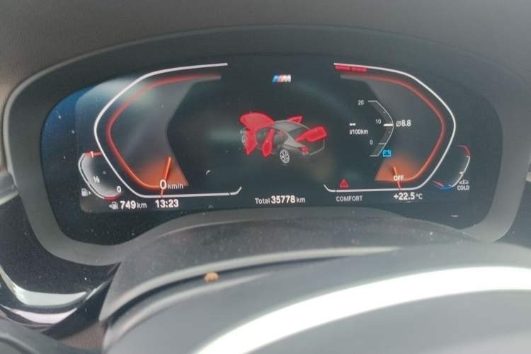 Used BMW 5 Series 2022 Restyled 530Li Leading Edition M Sport Package Odometer Close Up