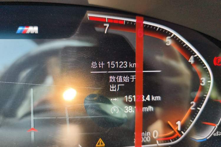 Used BMW 5 Series 2022 Second Facelift 525Li M Sport Package Odometer Close Up
