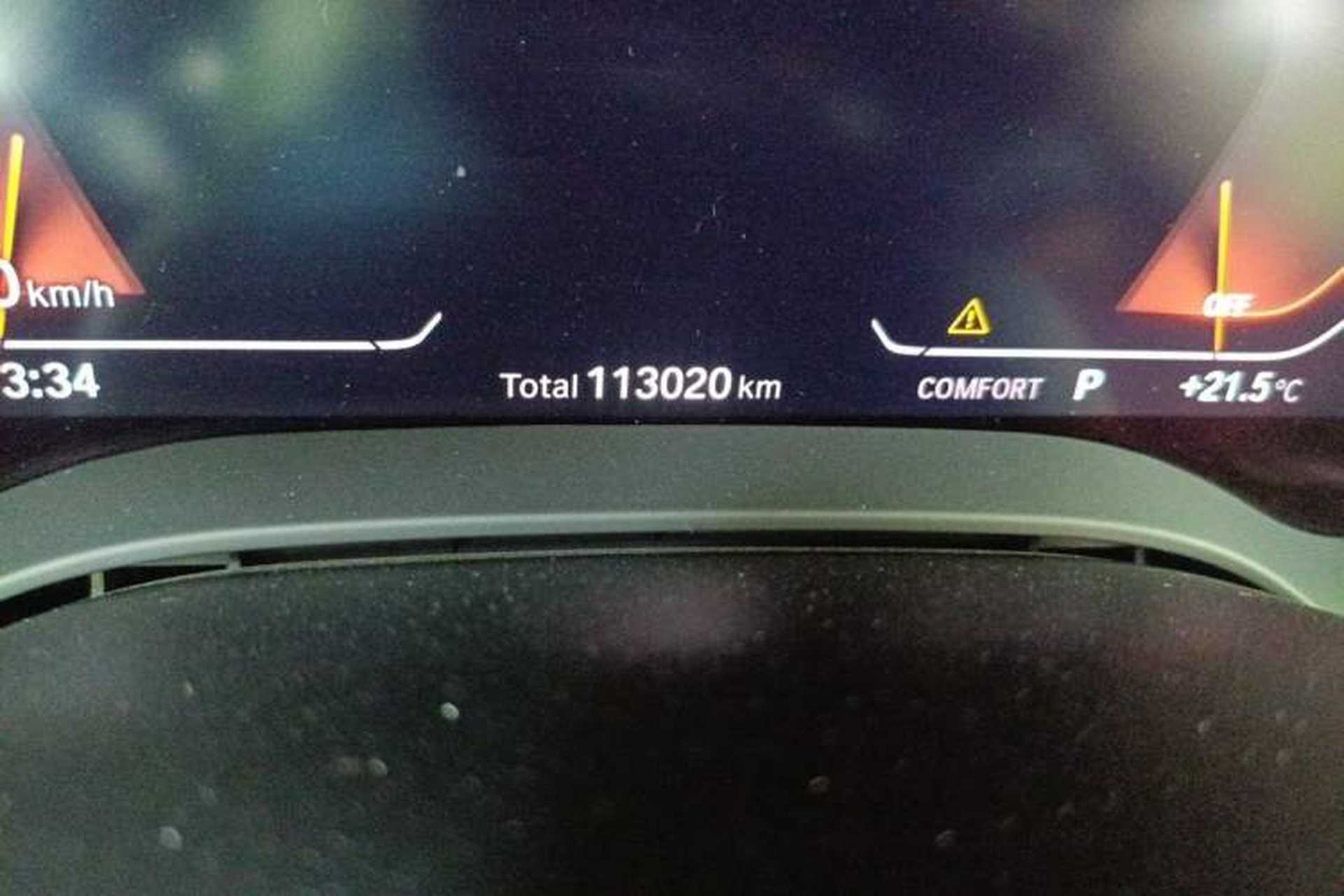 Used BMW 5 Series 2022 Second Facelift 530Li Luxury Version M Sport Package Odometer Close Up