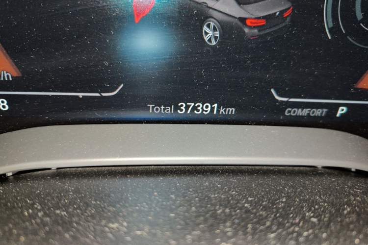 Used BMW 5 Series 2022 Second Facelift 530Li xDrive Luxury Package Odometer Close Up