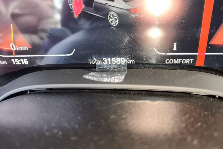 Used BMW 5 Series 2022 Second Facelift 525Li M Sport Package Odometer Close Up