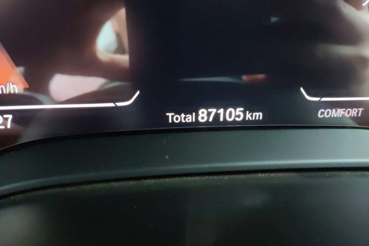 Used BMW 5 Series 2022 525Li M Sport Package Odometer Close Up