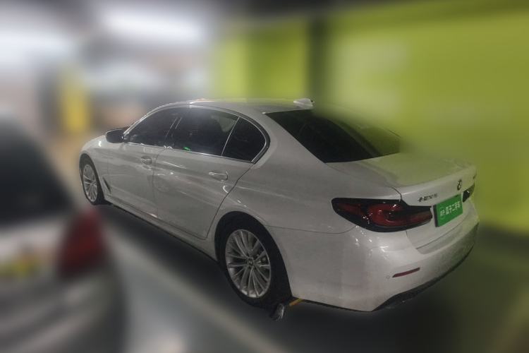 Used BMW 5 Series 2022 525Li Luxury Package Rear Left 45 Deg