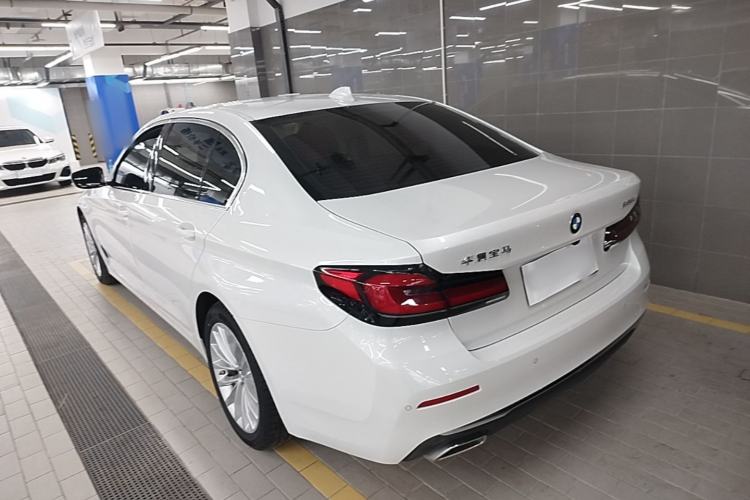 Used BMW 5 Series 2022 Second Facelift 525Li Luxury Package Rear Left 45 Deg