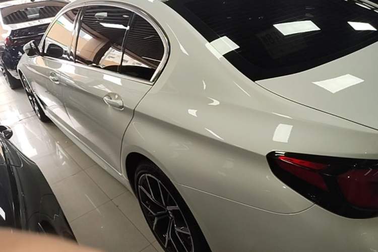 Used BMW 5 Series 2022 Second Facelift 530Li Luxury Version M Sport Package Rear Left 45 Deg