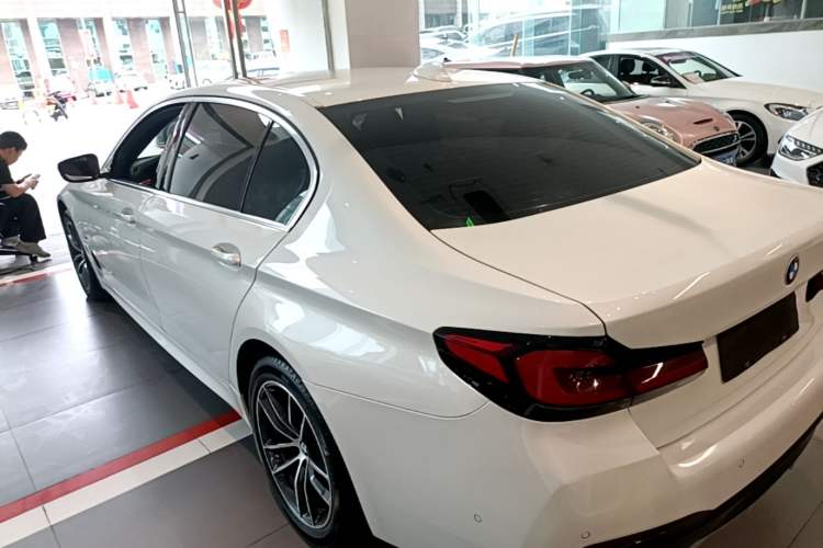 Used BMW 5 Series 2022 Second Facelift 525Li M Sport Package Rear Left 45 Deg