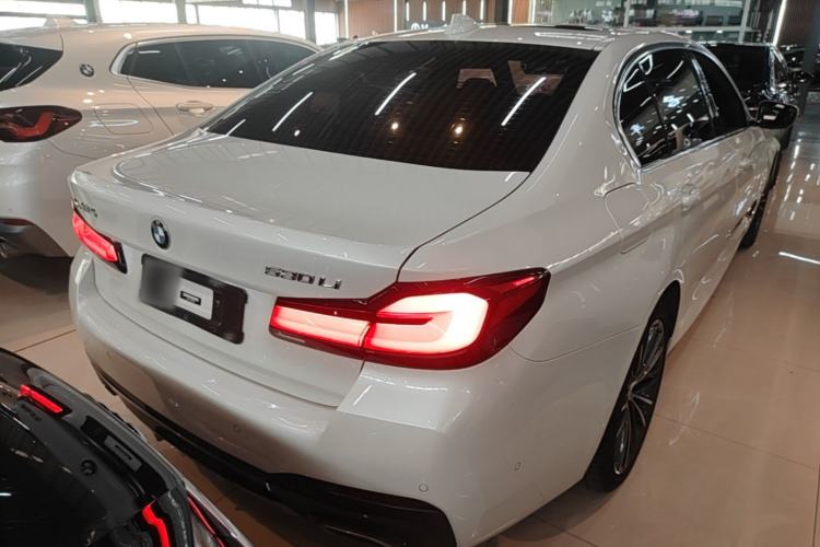 Used BMW 5 Series 2022 Second Facelift 530Li Leading Edition M Sport Package Rear Right 45 Deg