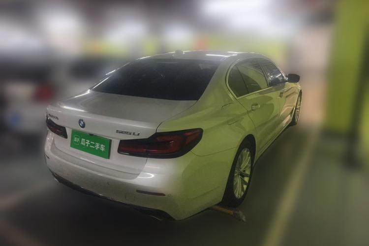 Used BMW 5 Series 2022 525Li Luxury Package Rear Right 45 Deg