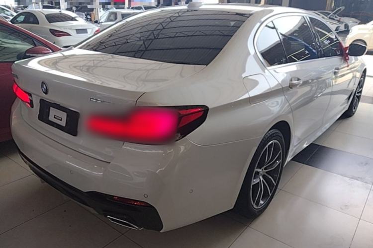 Used BMW 5 Series 2022 Second Facelift 525Li M Sport Package Rear Right 45 Deg