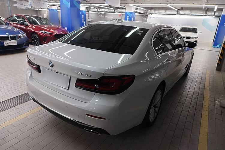 Used BMW 5 Series 2022 Second Facelift 525Li Luxury Package Rear Right 45 Deg