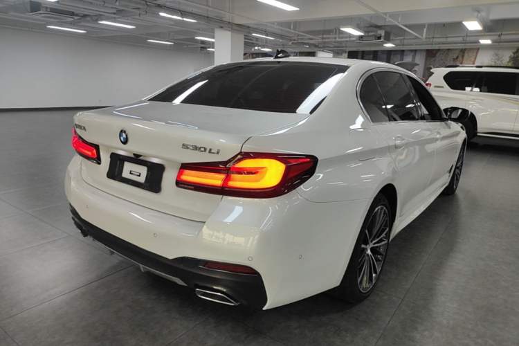 Used BMW 5 Series 2022 Second Facelift 530Li Leading Edition M Sport Package Rear Right 45 Deg