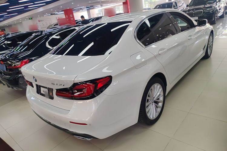 Used BMW 5 Series 2022 Second Facelift 525Li Luxury Package Rear Right 45 Deg