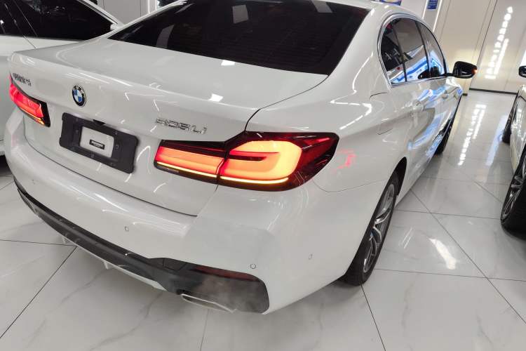 Used BMW 5 Series 2022 Second Facelift 525Li M Sport Package Rear Right 45 Deg