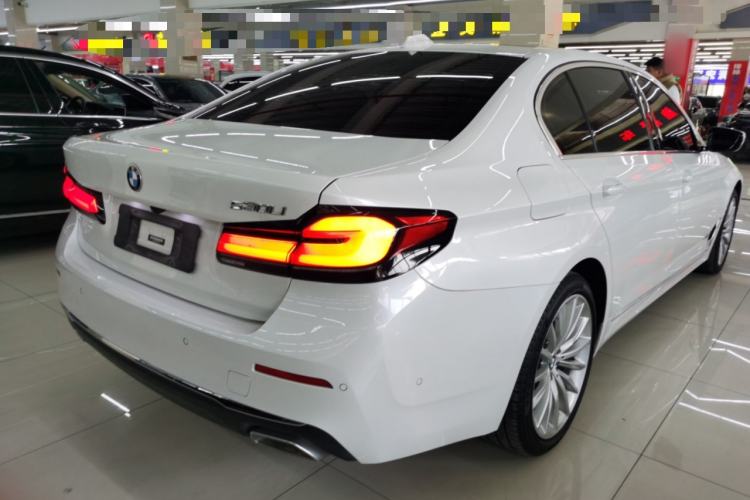 Used BMW 5 Series 2022 Second Facelift 530Li Luxury Edition Premium Package Rear Right 45 Deg