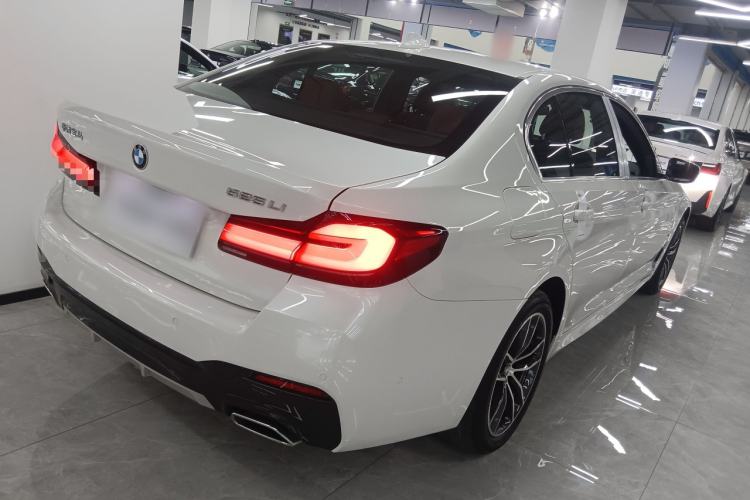 Used BMW 5 Series 2022 Second Facelift 525Li M Sport Package Rear Right 45 Deg