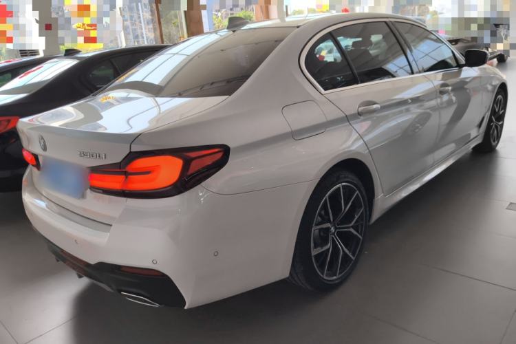 Used BMW 5 Series 2022 Second Facelift 530Li Luxury Version M Sport Package Rear Right 45 Deg