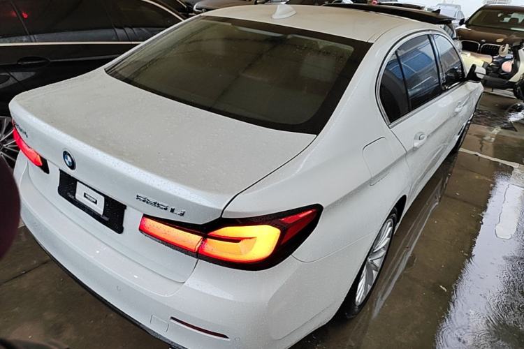 Used BMW 5 Series 2022 Restyled 525Li Luxury Package Rear Right 45 Deg