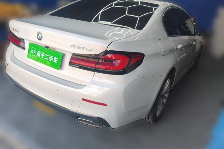 Used BMW 5 Series 2022 Restyled 525Li Luxury Package Rear Right 45 Deg