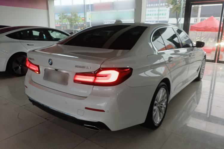 Used BMW 5 Series 2022 Restyled 525Li Luxury Package Rear Right 45 Deg
