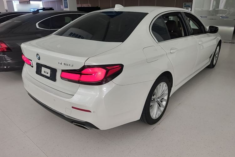 Used BMW 5 Series 2022 Restyled 525Li Luxury Package Rear Right 45 Deg