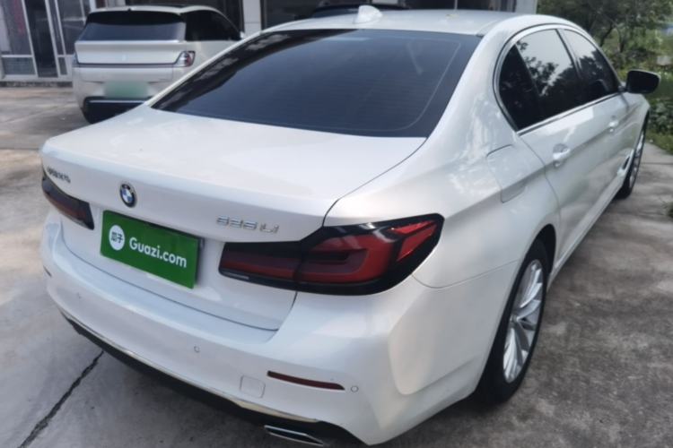 Used BMW 5 Series 2022 525Li Luxury Package Rear Right 45 Deg