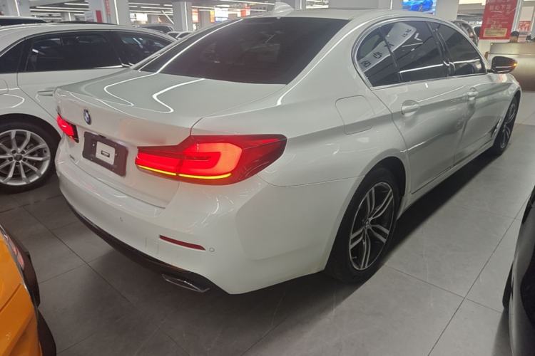 Used BMW 5 Series 2022 Updated 530Li xDrive Luxury Package Rear Right 45 Deg