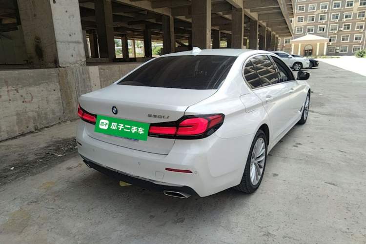 Used BMW 5 Series 2022 Second Facelift 525Li Luxury Package Rear Right 45 Deg