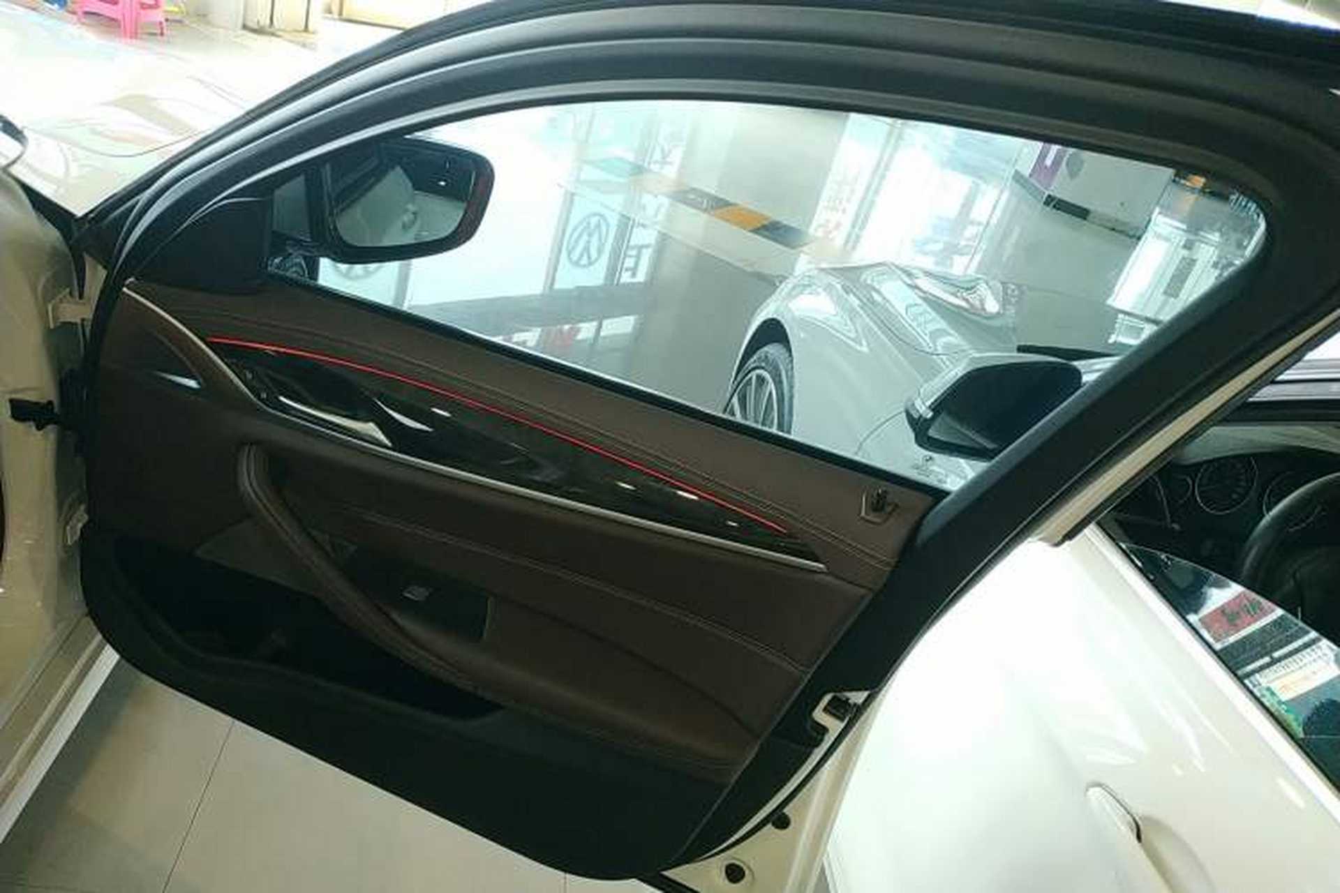 Used BMW 5 Series 2022 Restyled 525Li Luxury Package Right Front Door Interior