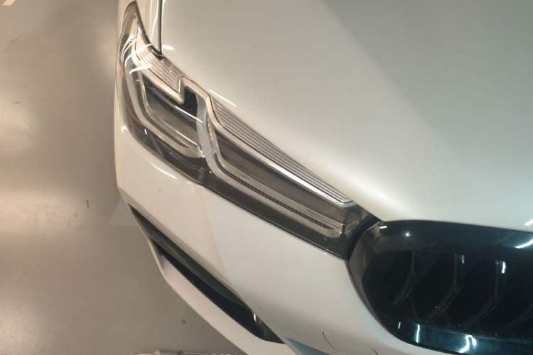 Used BMW 5 Series 2022 Restyled 530Li Luxury Edition M Sport Package Right Front Headlight