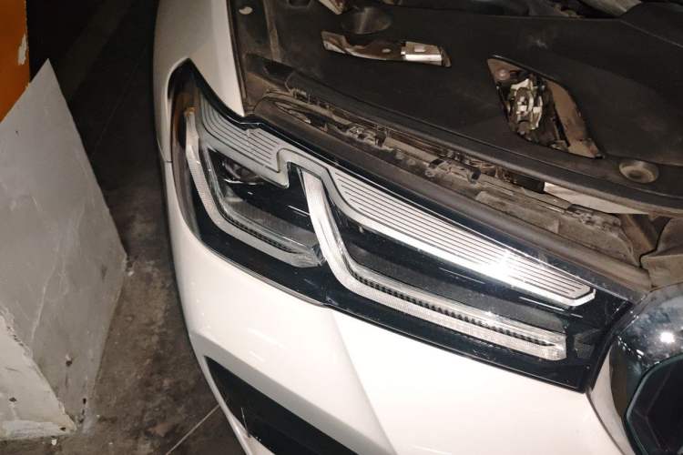 Used BMW 5 Series 2022 Second Facelift 530Li Luxury Version M Sport Package Right Front Headlight