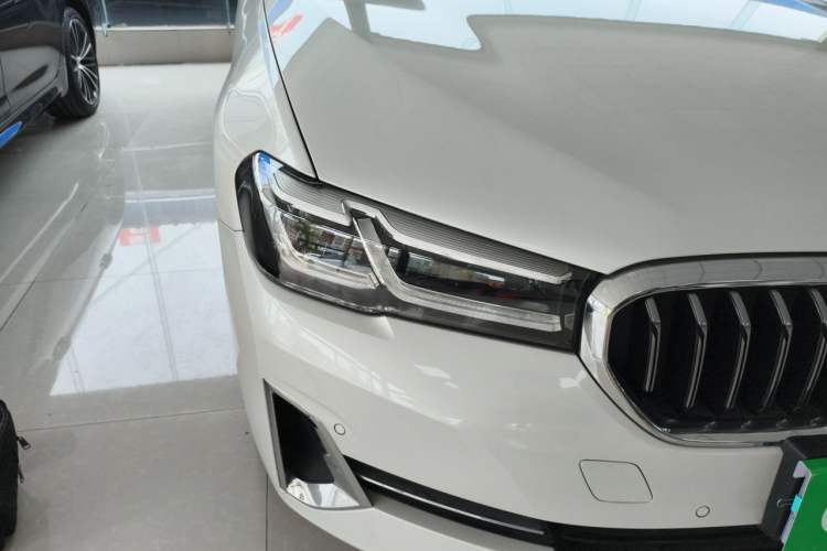 Used BMW 5 Series 2022 Restyled 525Li Luxury Package Right Front Headlight