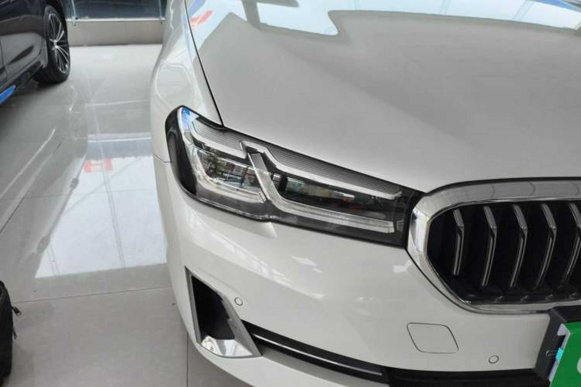 Used BMW 5 Series 2022 Restyled 525Li Luxury Package Right Front Headlight