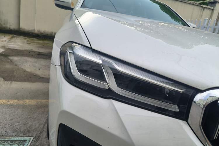 Used BMW 5 Series 2022 Restyled 530Li Leading Edition M Sport Package Right Front Headlight