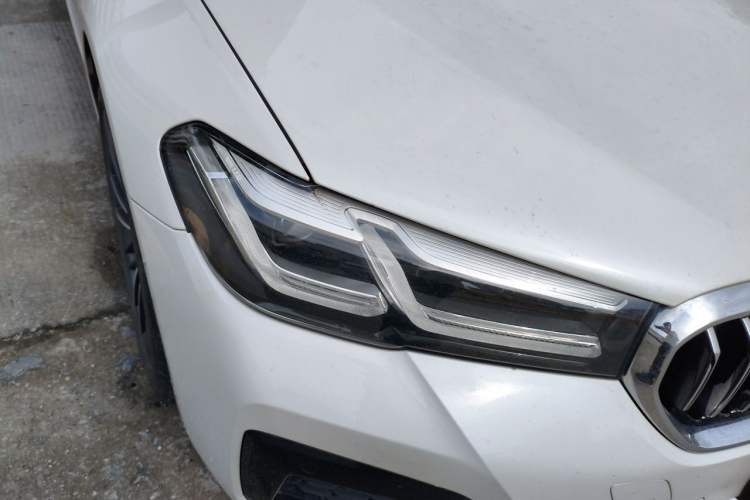 Used BMW 5 Series 2022 Restyled 530Li Leading Edition M Sport Package Right Front Headlight