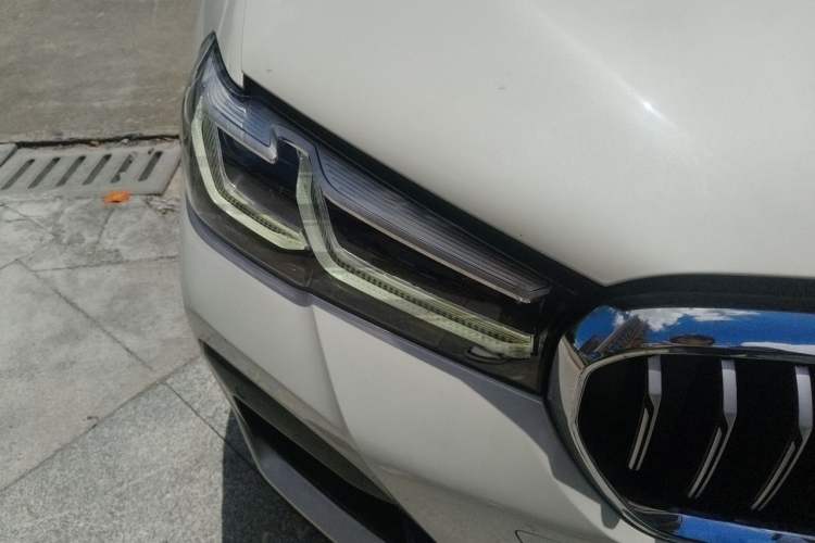 Used BMW 5 Series 2022 525Li M Sport Package Right Front Headlight