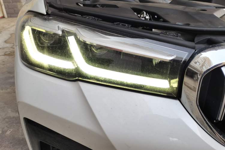 Used BMW 5 Series 2022 Second Facelift 530Li xDrive M Sport Package Right Front Headlight