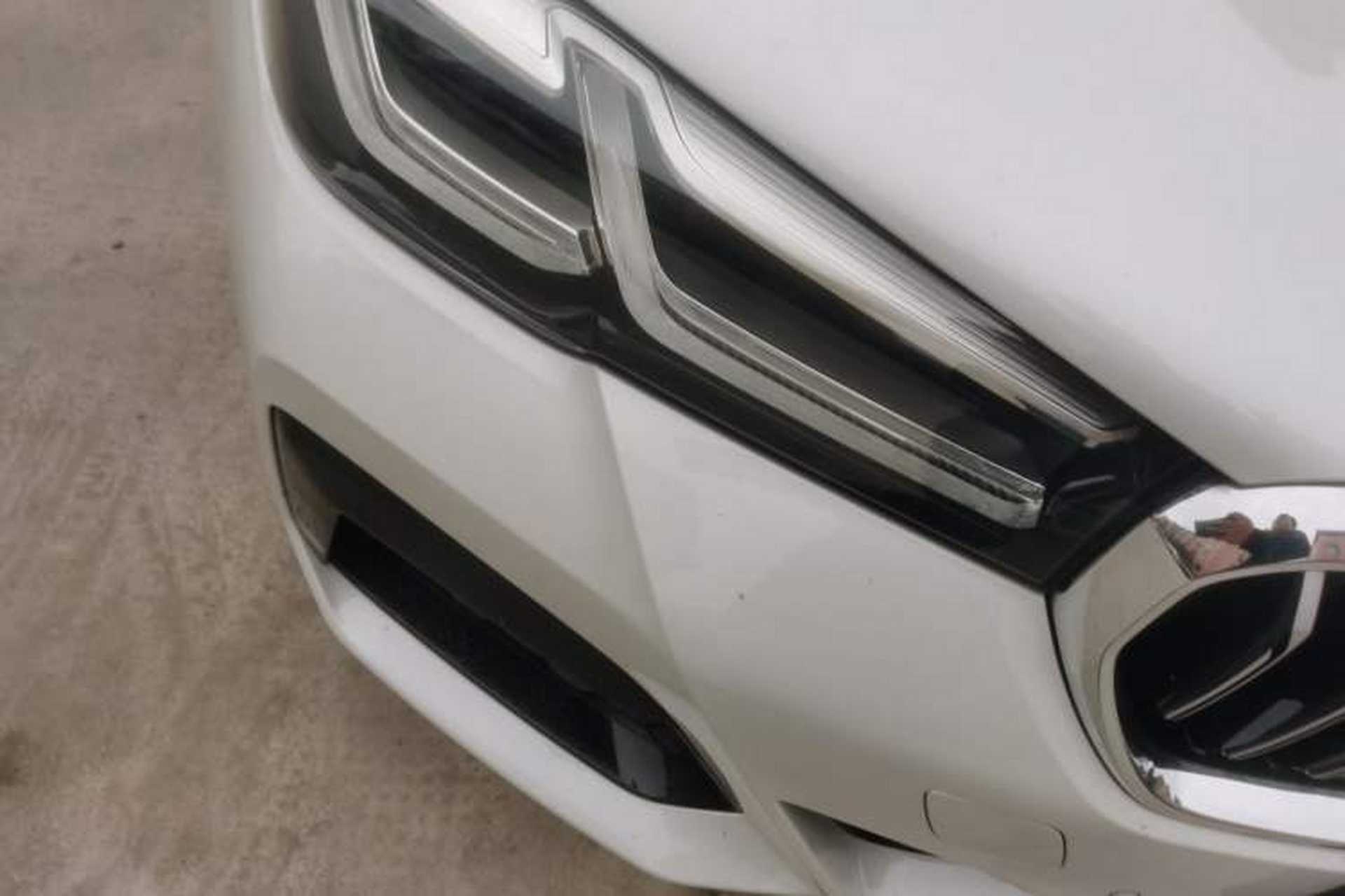 Used BMW 5 Series 2022 Restyled 530Li Leading Edition M Sport Package Right Front Headlight