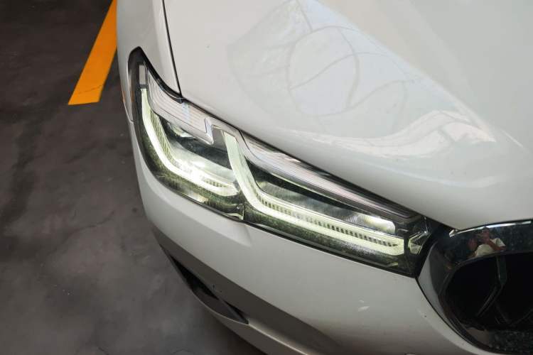 Used BMW 5 Series 2022 Updated 530Li Leading Edition Luxury Package Right Front Headlight