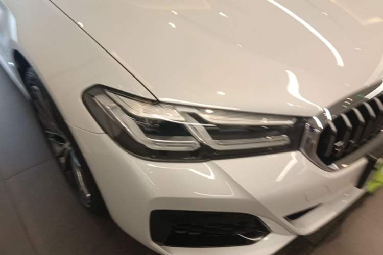 Used BMW 5 Series 2022 Second Facelift 530Li Leading Edition M Sport Package Right Front Headlight
