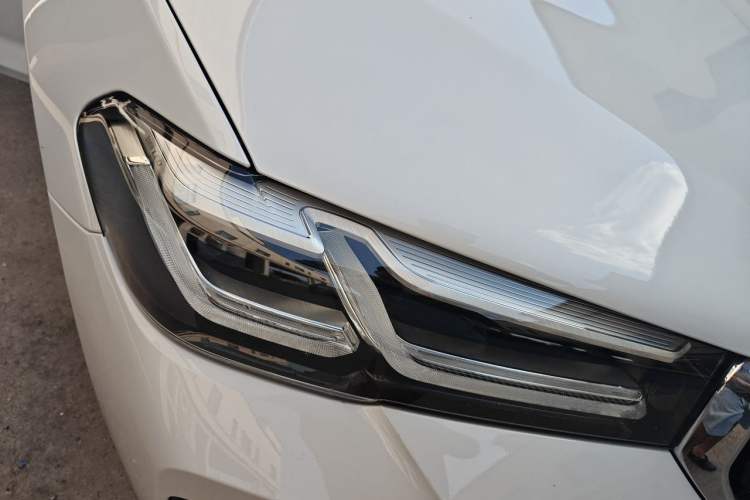 Used BMW 5 Series 2022 Second Facelift 525Li M Sport Package Right Front Headlight